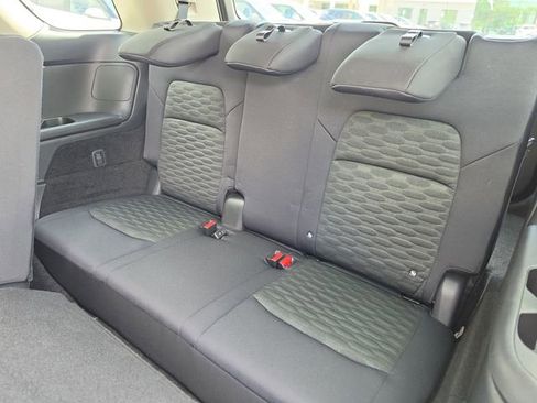 Used 2024 Nissan Pathfinder SV FWD image 13