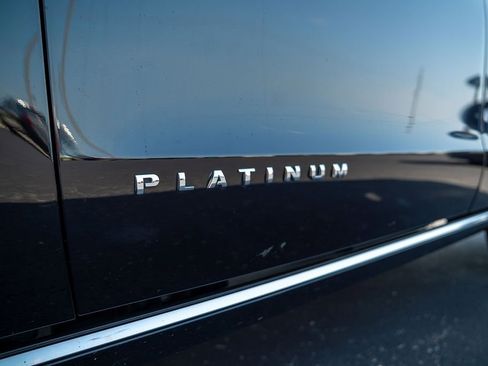 Used 2024 Ford Expedition Platinum image 8