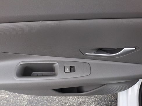 New 2026 Hyundai Elantra SE FWD image 33
