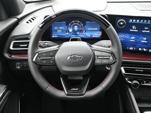 New 2026 Chevrolet Traverse RS w/ LPO, Floor Liner Package FWD image 26