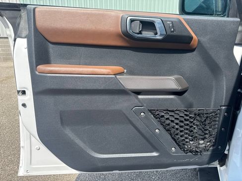 Used 2022 Ford Bronco Outer Banks AWD/4WD image 17