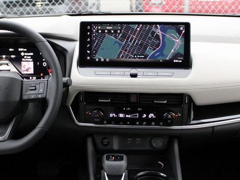 Certified 2025 Nissan Rogue SL w/ SL Premium Package image 29