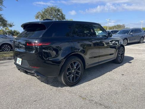Used 2024 Land Rover Range Rover Sport SE image 4