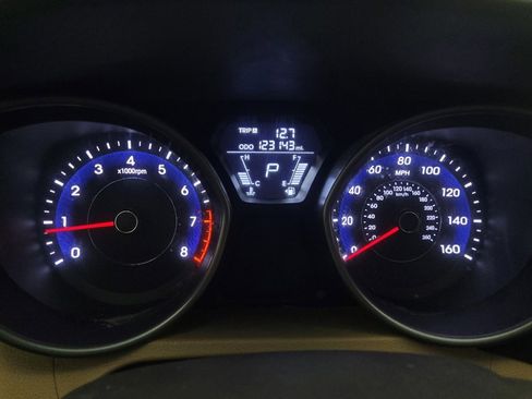 Used 2013 Hyundai Elantra Limited w/ Technology Pkg image 23