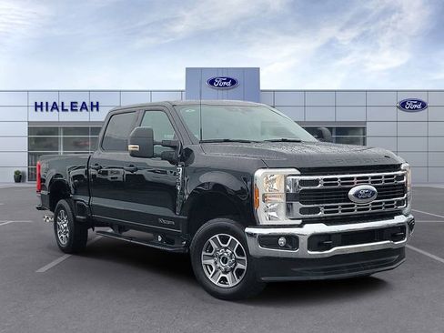 Used 2025 Ford F250 XLT image 1