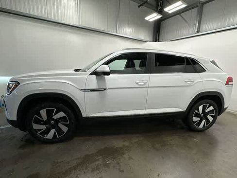 New 2026 Volkswagen Atlas Cross Sport SEL image 2