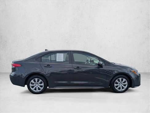 Used 2025 Toyota Corolla LE image 4
