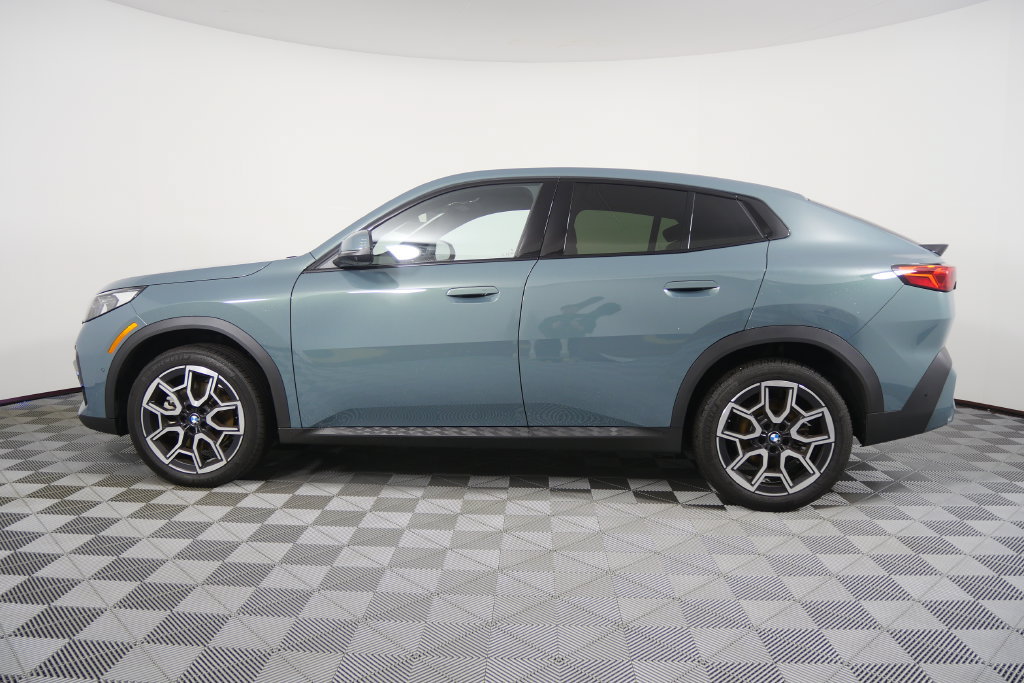 Certified 2025 BMW X2 xDrive28i AWD/4WD image 7