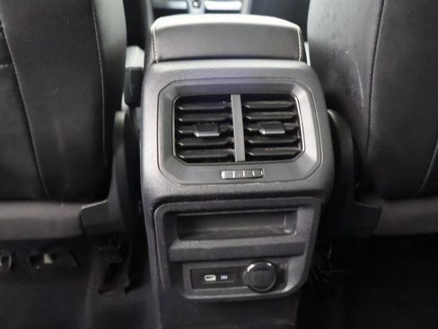 Used 2022 Volkswagen Tiguan SE w/ Panoramic Sunroof Package image 45