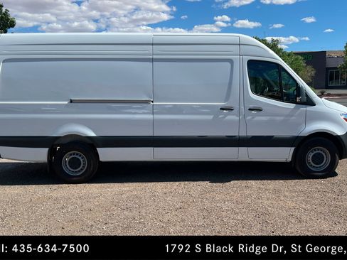 Used 2026 Mercedes-Benz Sprinter 2500 image 6