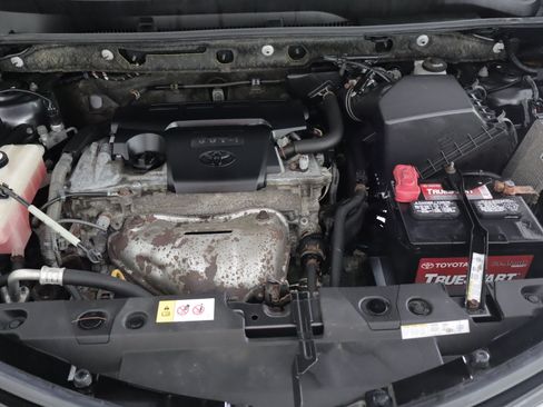 Used 2018 Toyota RAV4 LE w/ All Weather Liner Package AWD/4WD image 25