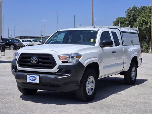 Used 2022 Toyota Tacoma SR RWD image 3