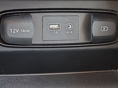 Used 2019 Hyundai Santa Fe Limited FWD image 29