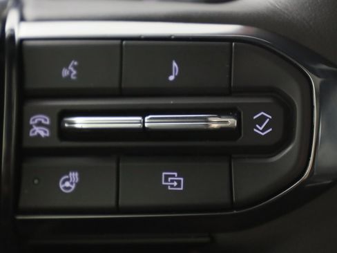 Used 2025 GMC Yukon XL AT4 Ultimate image 24