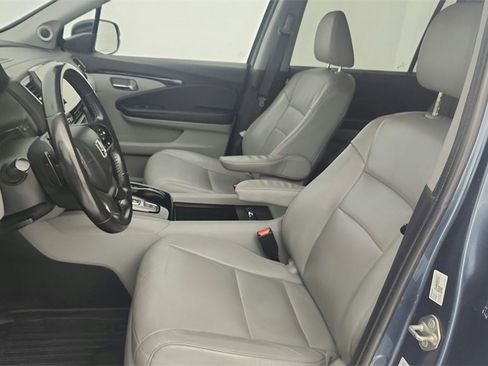 Used 2020 Honda Pilot Touring image 15
