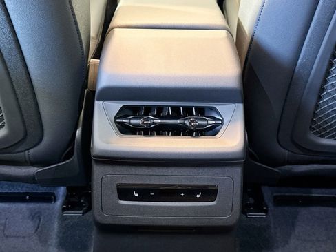 New 2025 Audi Q6 e-tron Premium Plus image 22