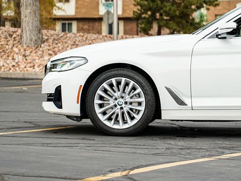 Used 2022 BMW 530i xDrive w/ Convenience Package image 8
