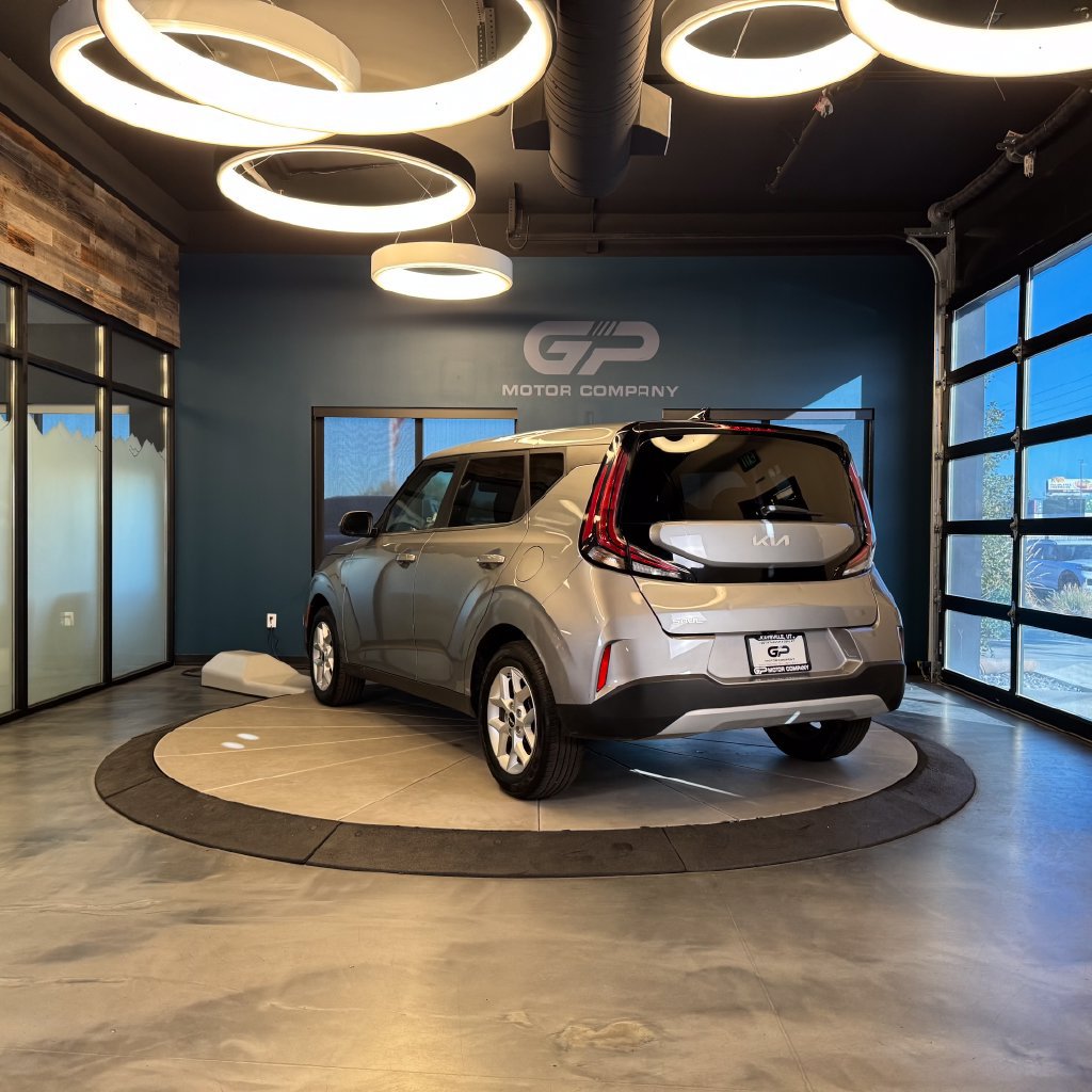 Used 2024 Kia Soul LX w/ Option Group 015 FWD image 5