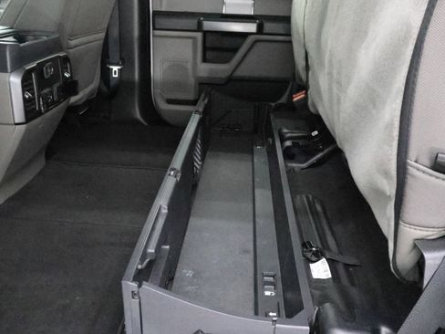 Used 2022 Ford F250 XLT w/ Black Appearance Package image 35