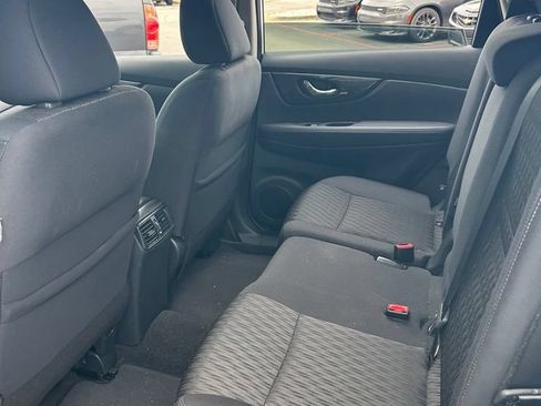 Used 2018 Nissan Rogue SV AWD/4WD image 6