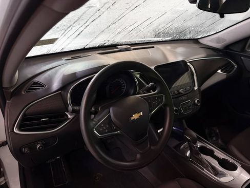 Used 2021 Chevrolet Malibu LT FWD image 8