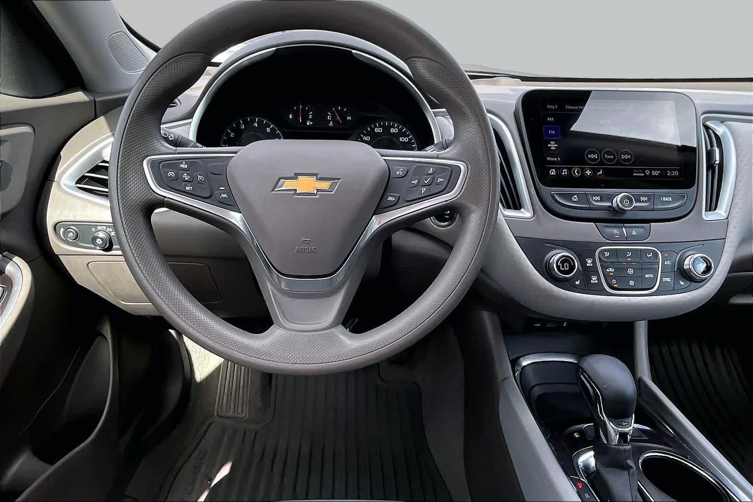 Used 2023 Chevrolet Malibu LT FWD image 4
