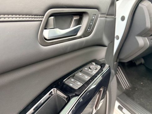 New 2026 Nissan Pathfinder Platinum image 10