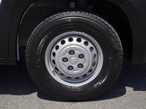 Used 2025 RAM ProMaster 2500 w/ Convenience Group FWD image 10