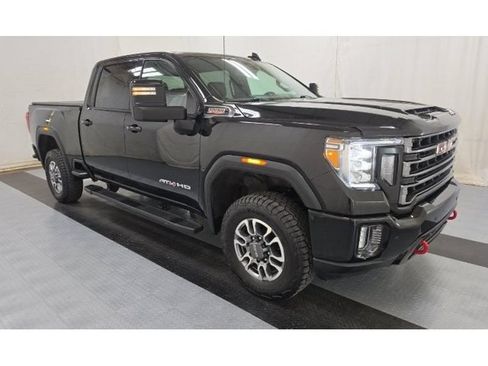 Used 2023 GMC Sierra 2500 AT4 w/ Driver Alert Package I AWD/4WD image 2