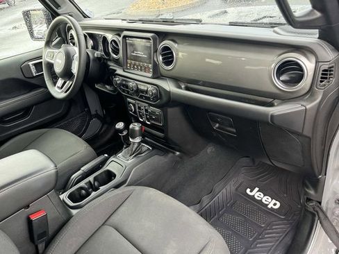 Used 2023 Jeep Wrangler Unlimited Sahara AWD/4WD image 24