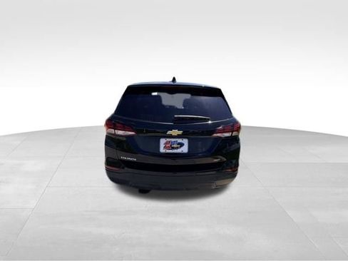 Used 2023 Chevrolet Equinox LS w/ LS Convenience Package AWD/4WD image 5