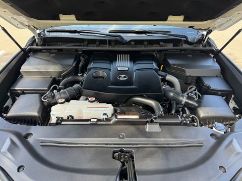 Used 2024 Lexus LX 600 MARK LEVINSON SOUND / APPEARAN w/ Appearance Package image 61