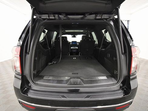 Used 2022 Chevrolet Suburban Z71 image 7