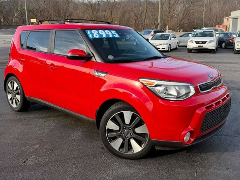 Used 2015 Kia Soul ! image 1