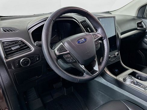 Used 2024 Ford Edge SEL w/ Convenience Package image 9