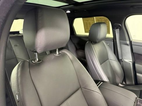 Certified 2026 Land Rover Range Rover Velar Dynamic SE AWD/4WD image 32