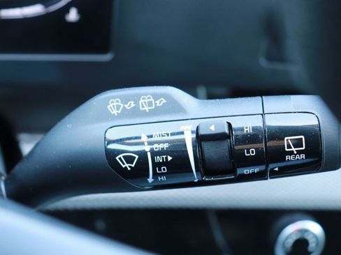 Used 2025 Kia Sportage LX FWD image 22