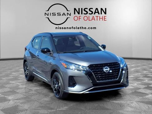Used 2023 Nissan Kicks SR w/ SR Premium Package FWD image 29