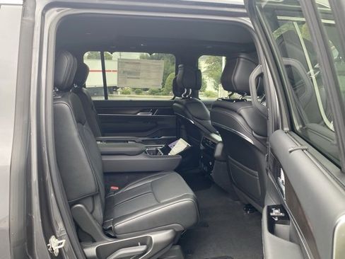 New 2024 Jeep Grand Wagoneer Series I w/ HD Trailer Tow Package image 31