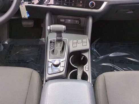 Certified 2025 Kia Sportage LX FWD image 19