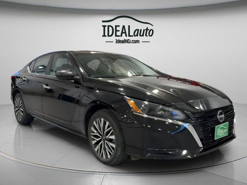 Used 2024 Nissan Altima 2.5 SV image 7