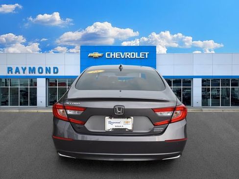 Used 2018 Honda Accord Touring image 4