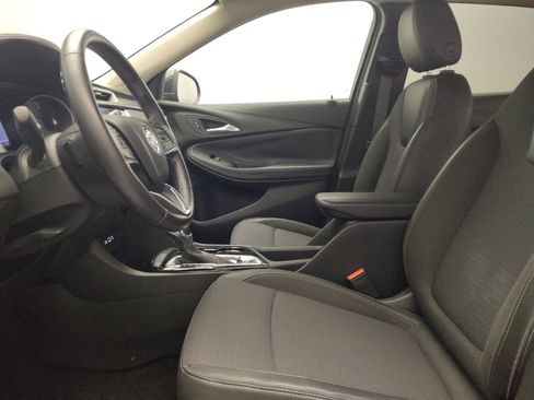 Used 2021 Buick Encore GX Preferred w/ Sport Touring Package FWD image 17