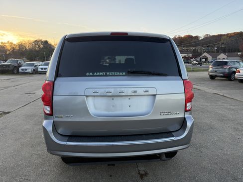 Used 2015 Dodge Grand Caravan SXT image 7