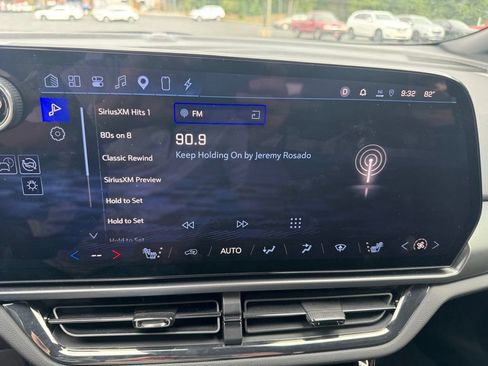 Used 2024 Chevrolet Equinox EV RS AWD/4WD image 31