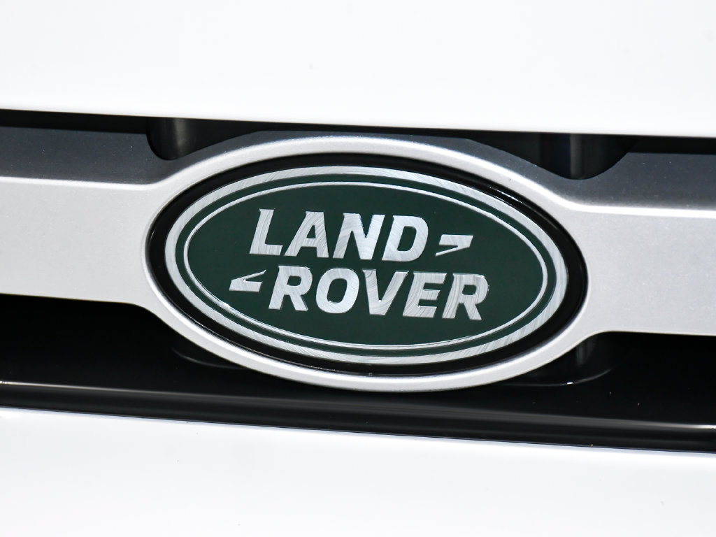 Used 2021 Land Rover Defender 110 SE AWD/4WD image 96
