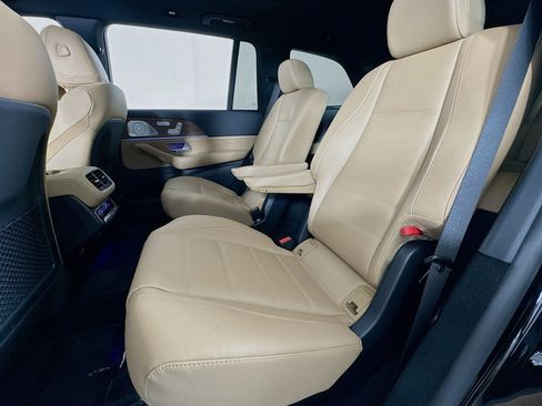 New 2026 Mercedes-Benz GLS 580 4MATIC image 7