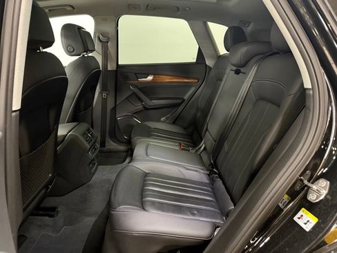 Used 2023 Audi Q5 2.0T Premium w/ Convenience Package image 16