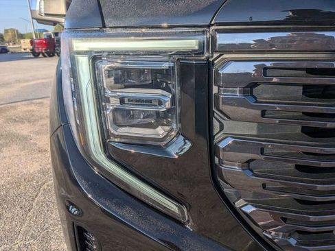 Used 2025 GMC Sierra 1500 Denali Ultimate image 9
