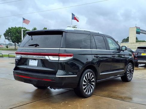 Certified 2022 Lincoln Navigator Black Label AWD/4WD image 2